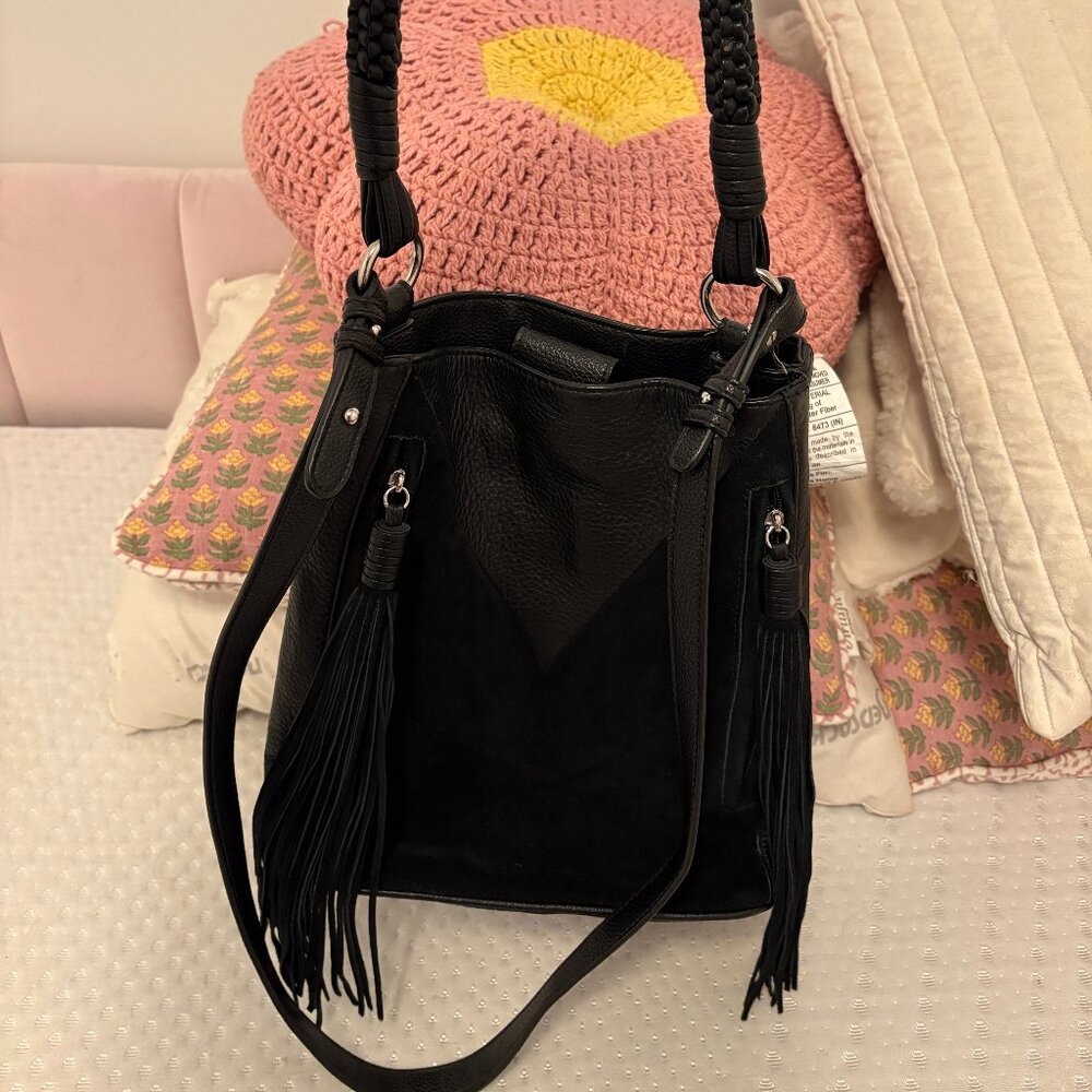 Sam Edelman Monica Leather Bucket Bag Black Snap Tassel Shoulder Suede Fringe - Picture 2 of 3